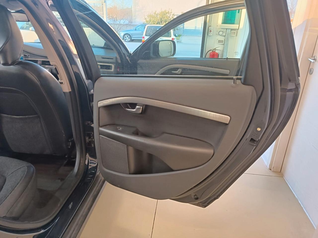 Volvo XC 70 XC70 2.4 D 175 CV FWD DRIVe Summum