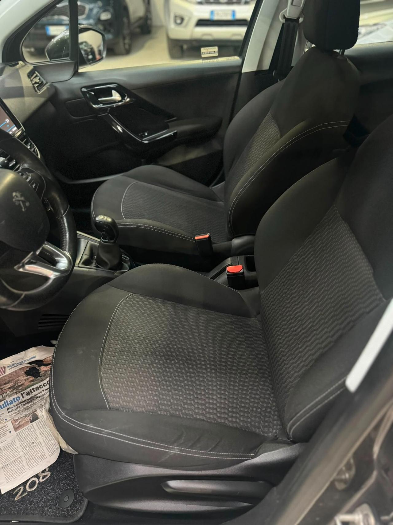 Peugeot 208 PureTech 82 5 porte Allure