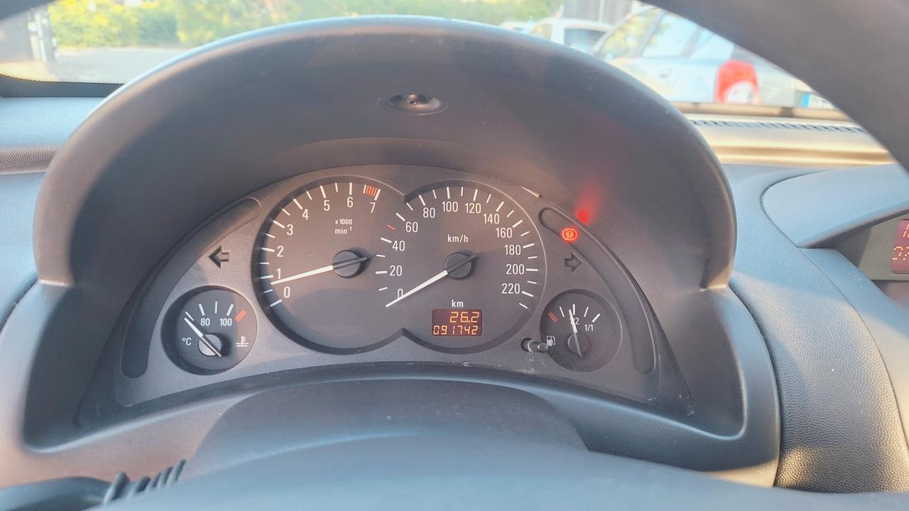 Opel Corsa 1.0i 12V cat 5 porte Club