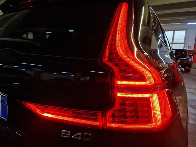 VOLVO XC60 B4 DIESEL MHEV CV.197 MY '22 R-DESIGN+ 21'+UNIPROP