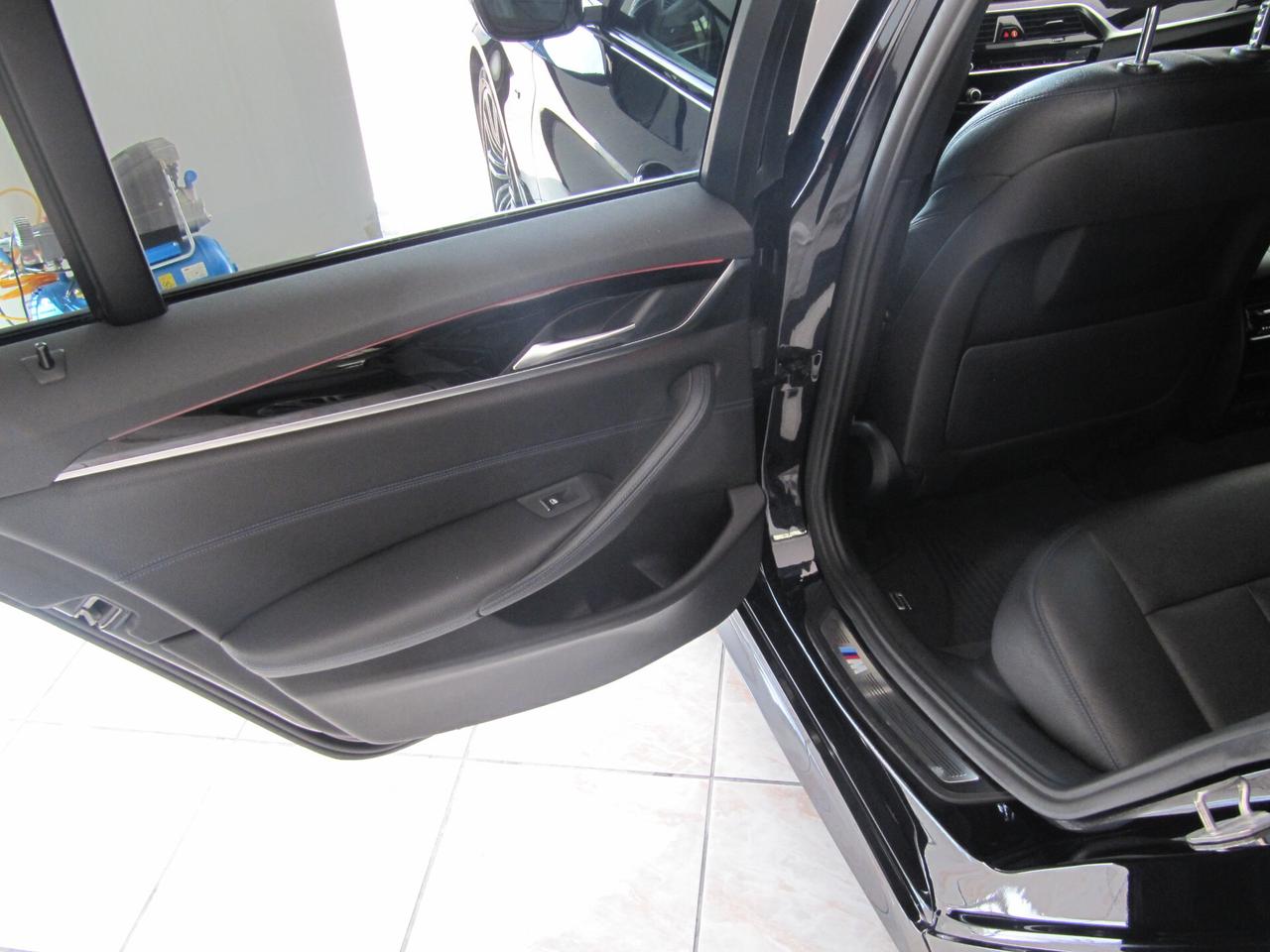 Bmw 520d xDrive Touring Msport - AUTOM + TETTO
