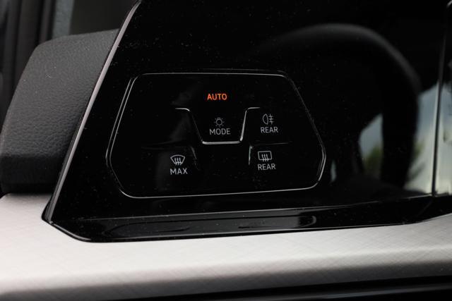 VOLKSWAGEN Golf Variant 1.0 eTSI EVO DSG Life