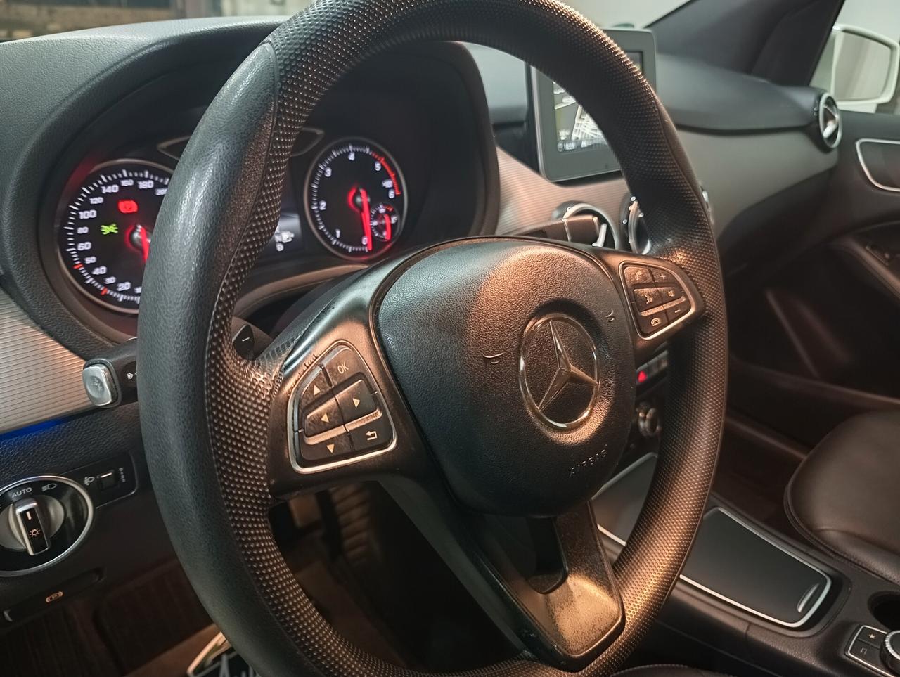 Mercedes-benz B 180 Mercedes Benz B180 automatica