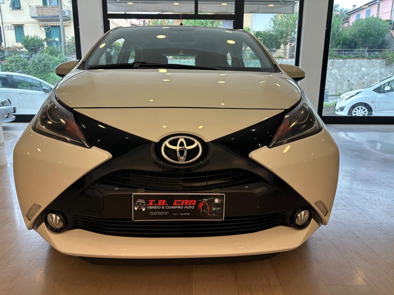 Toyota Aygo 1.0 VVT-i 69 CV 5 porte x-clusiv
