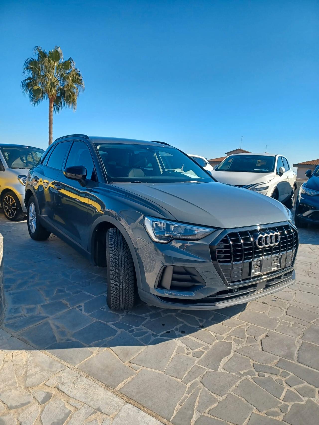 Audi Q3 35 TDI S tronic Business