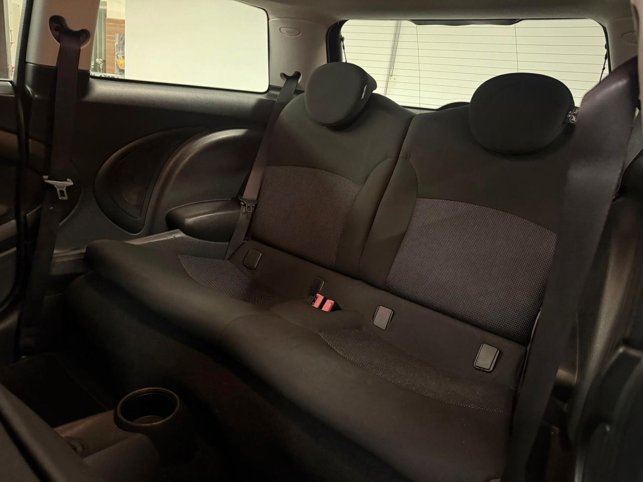 Mini Cooper D 1.6 109Cv