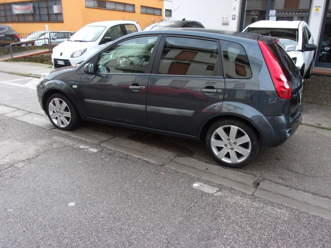 Ford Fiesta 1.2 16V 5p. Titanium