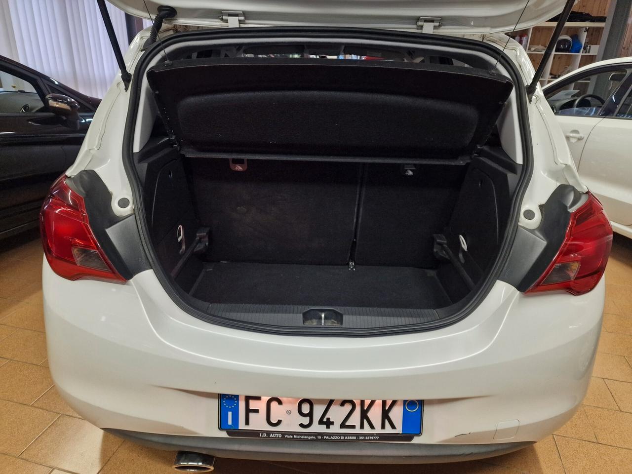 Opel Corsa 1.4 90CV GPL Tech 5 porte b-Color, 102 mila chilometri