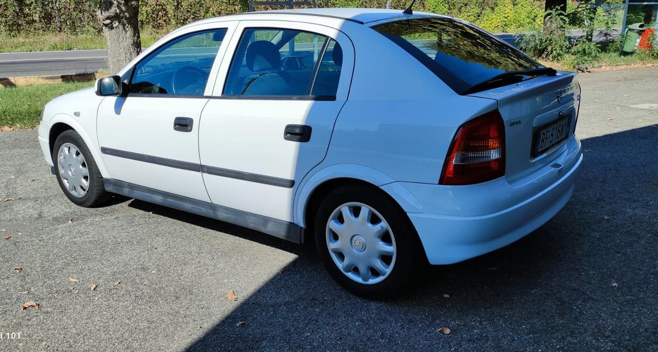Opel Astra 1.4i 16V cat 5 porte Club