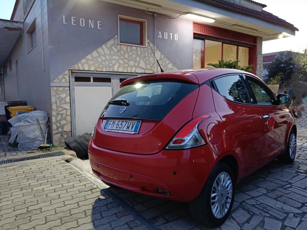 Lancia Ypsilon 1.2 69 CV 5 porte GPL Ecochic Silver