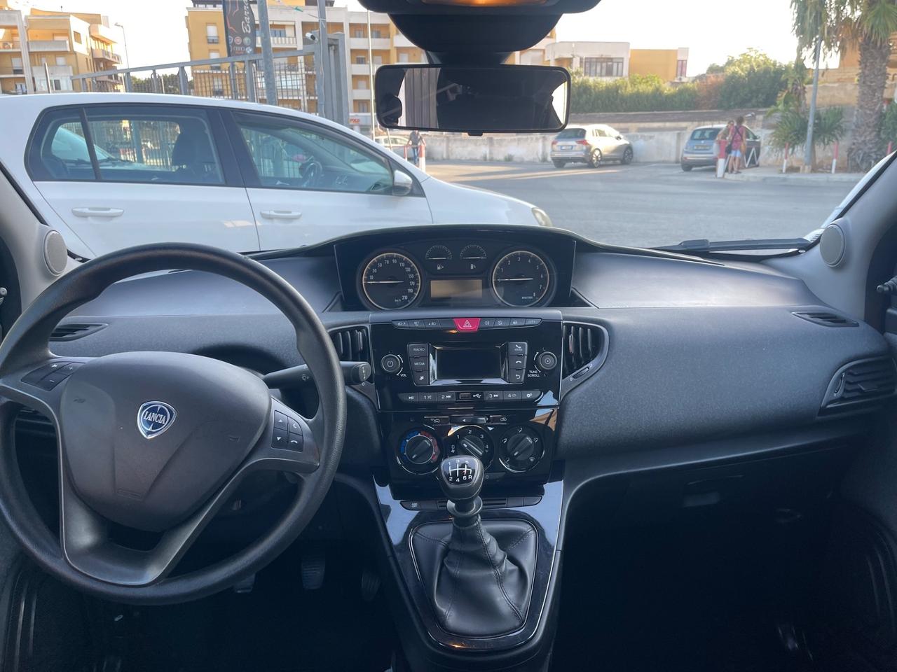 Lancia Ypsilon 1.0 FireFly 5 porte S&S Hybrid Ecochic UnYca