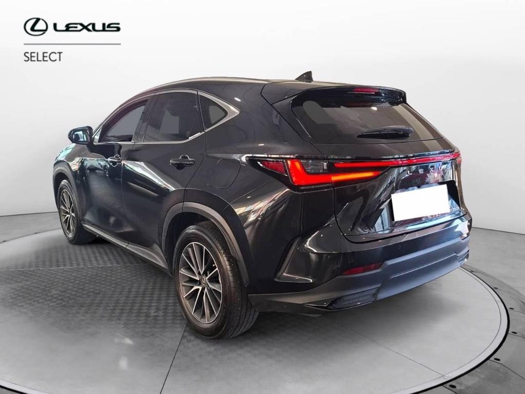 Lexus NX 2.5 Hybrid Premium 4WD e-CVT