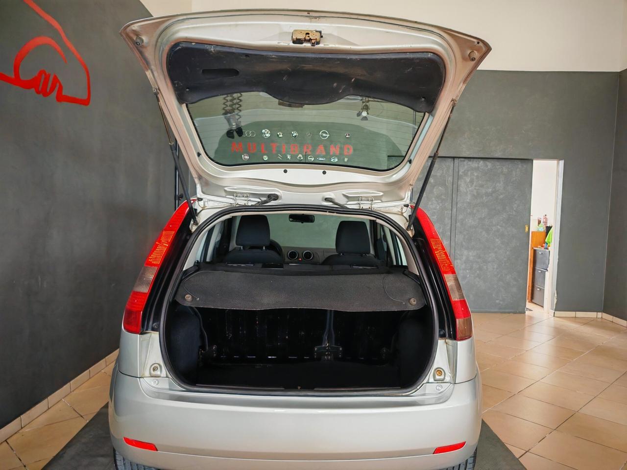 Ford Fiesta 1.2 16V 5p. Ghia
