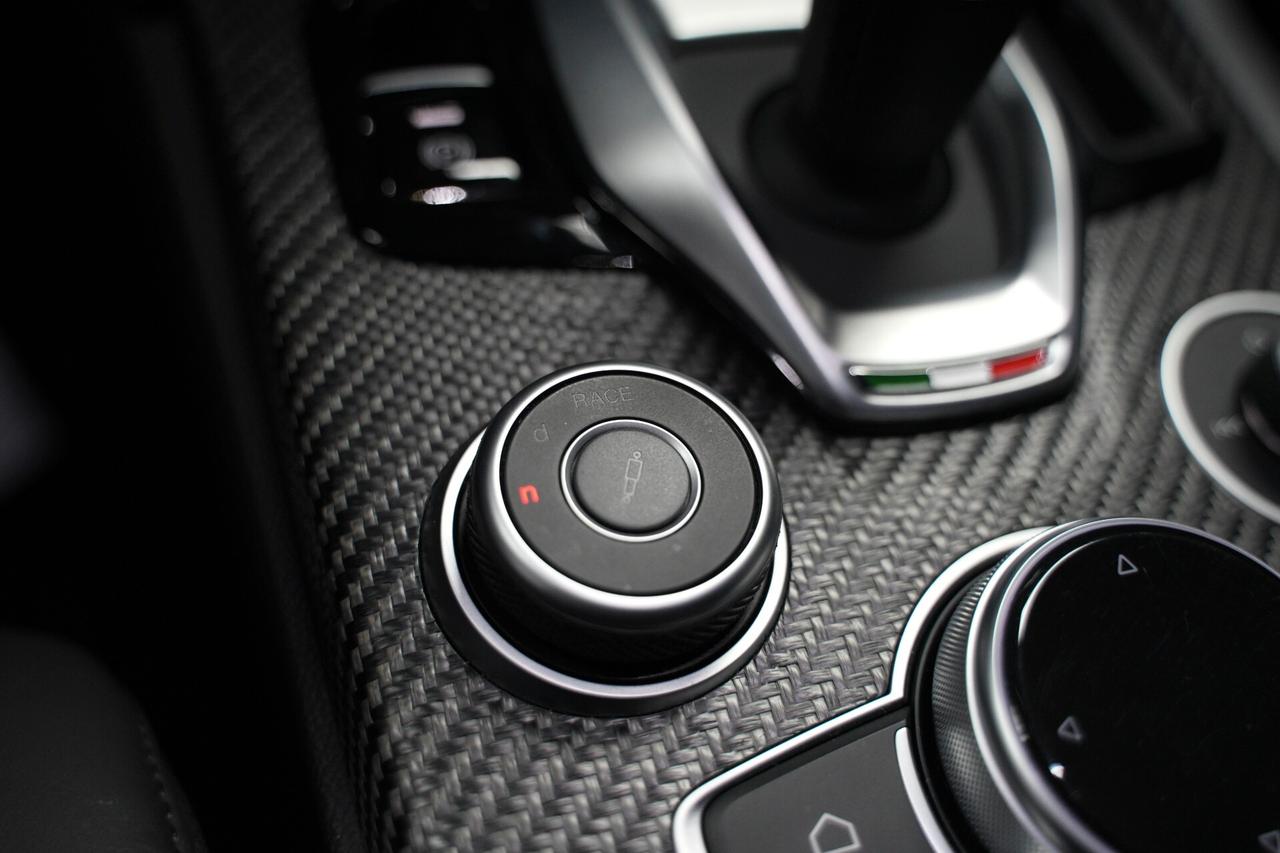 Alfa Romeo Stelvio 2.9 Bi-Turbo V6 520 CV AT8 Q4 Quadrifoglio 100° Anniversario