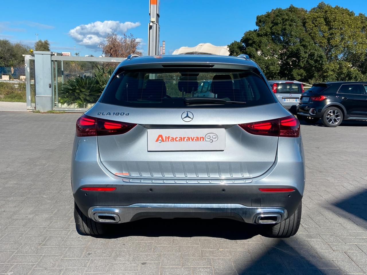 Mercedes-Benz GLA 180d Progressive Advanced auto