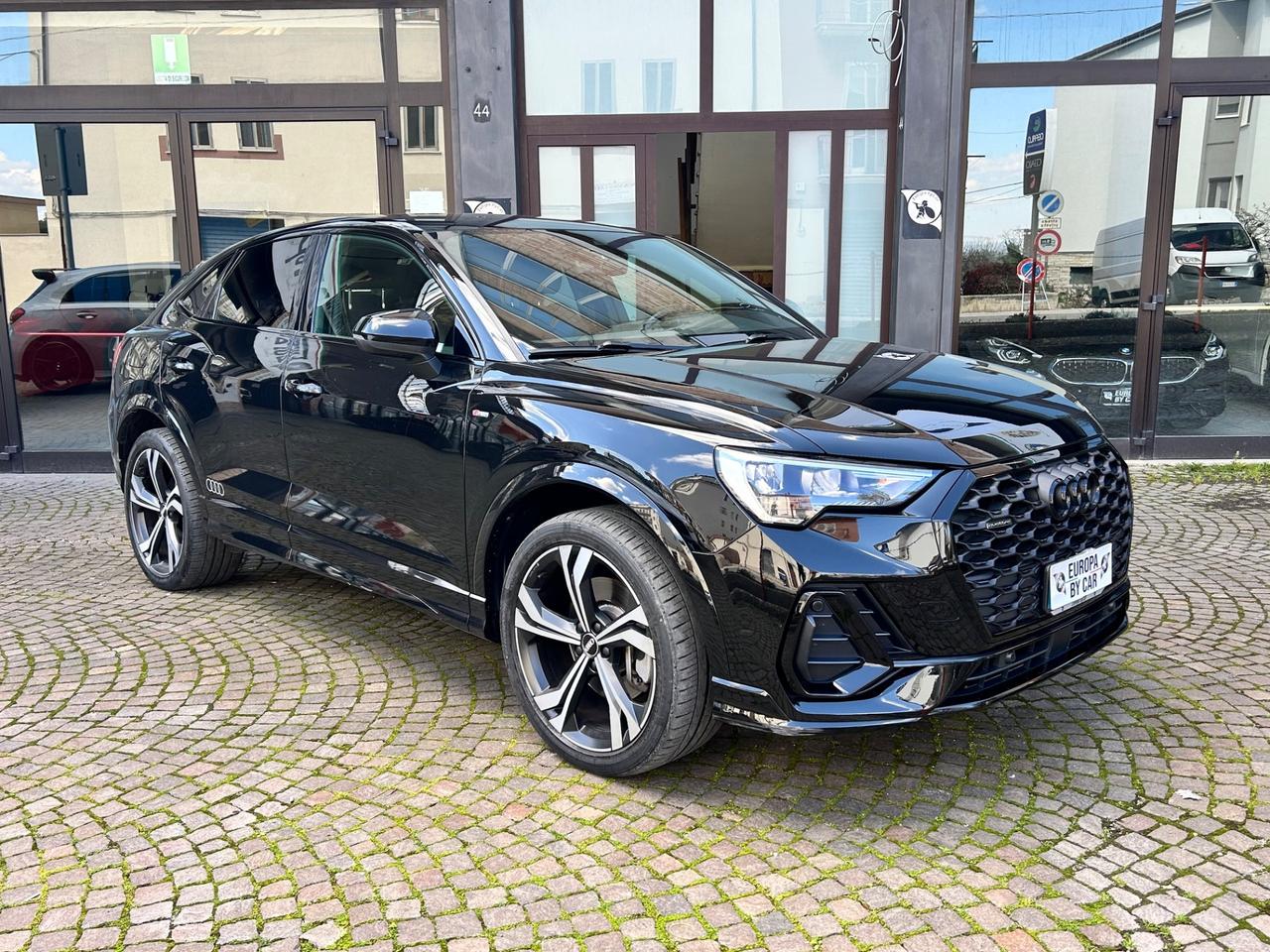 Audi Q3 40 TFSI quattro S tronic S line edition
