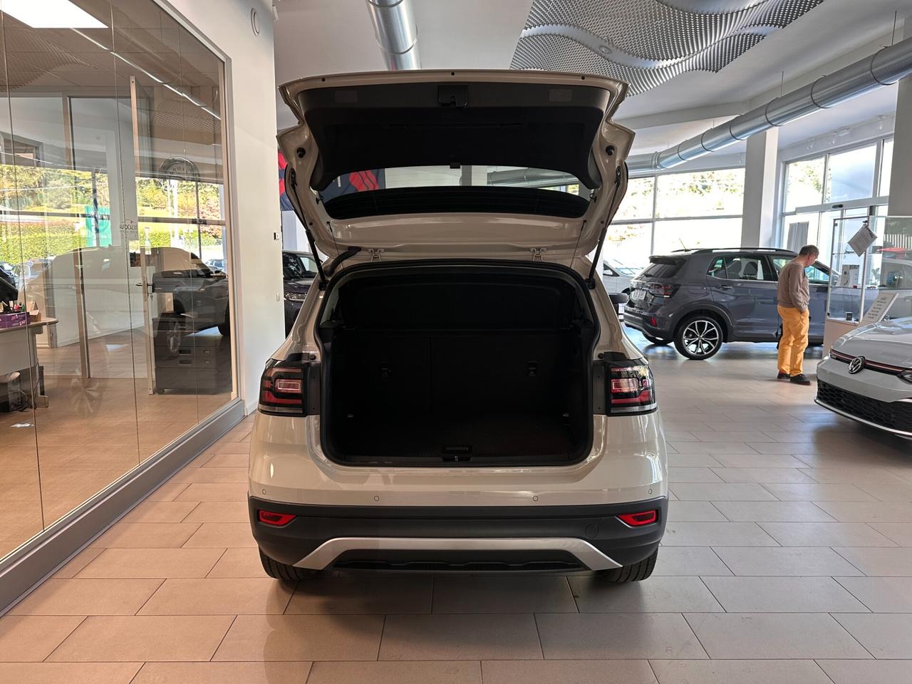 Volkswagen T-Cross 1.0 TSI 110 CV DSG Sport