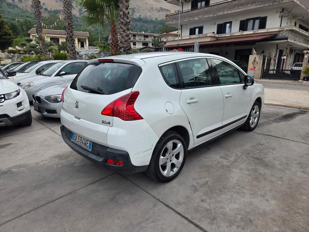 Peugeot 3008 1.6 HDi 110CV cambio robotizzato Tecno