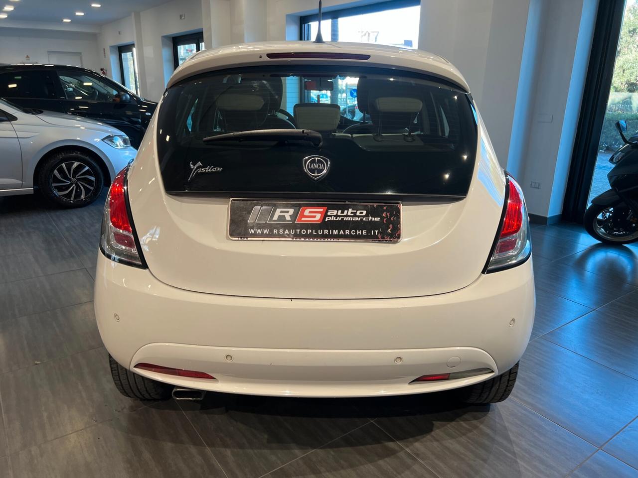 Lancia Ypsilon 1.2 69 CV 5p. GPL Ecochic Gold