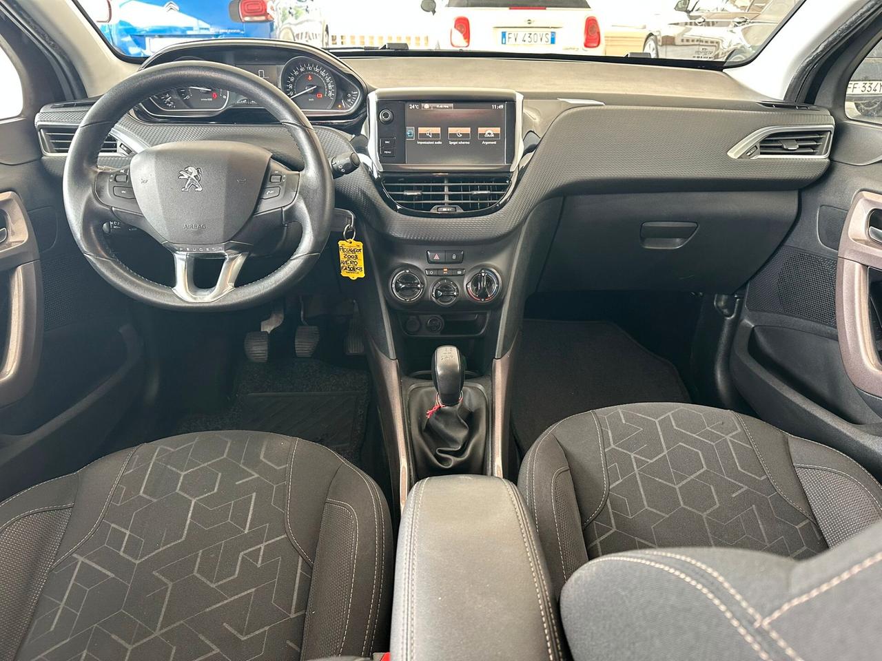 Peugeot 2008 BlueHDi 100 Black Matt 2015
