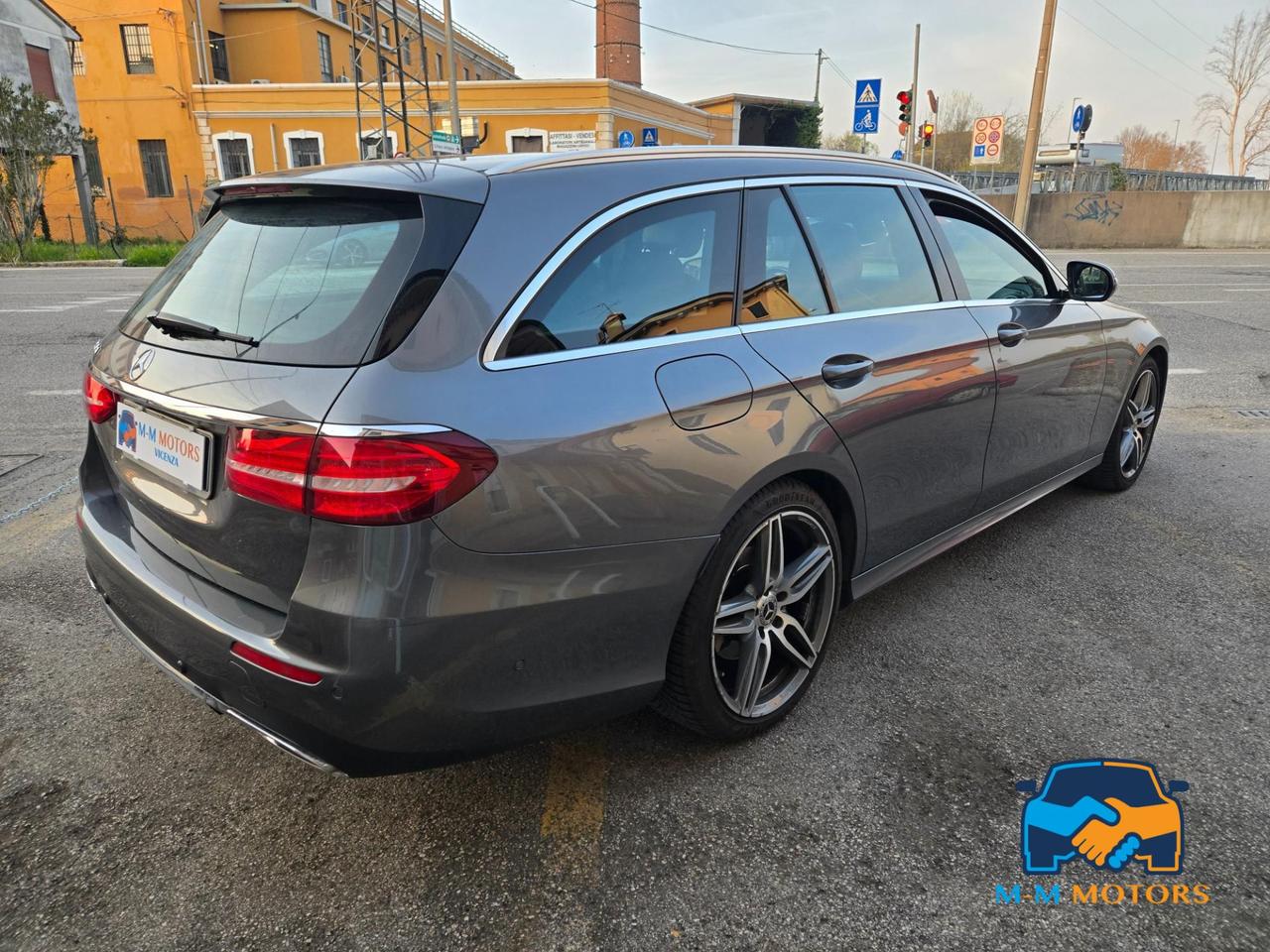 Mercedes E 220 Premium Plus