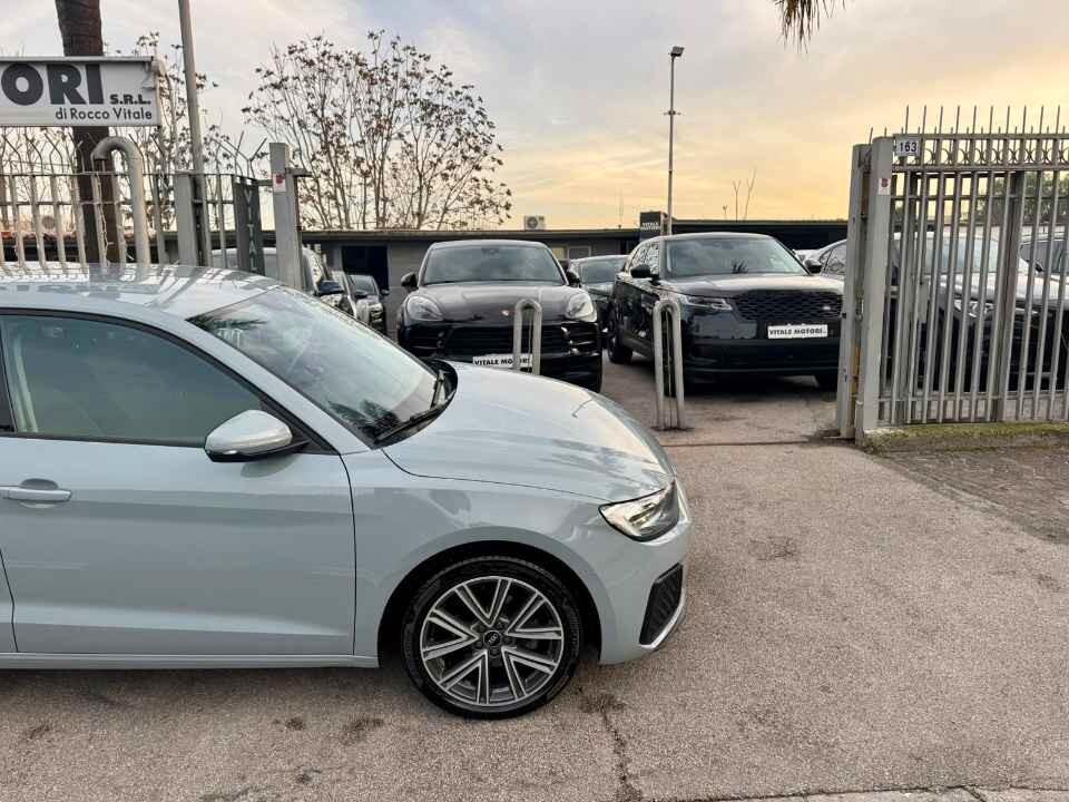 AUDI A1 SPORTBACK 30 TFSI Identity Black 110 CV