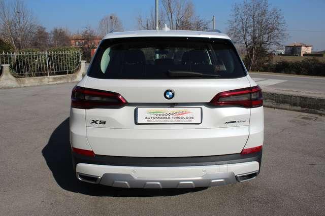 BMW X5 xDrive 45e PLUG-IN HYBRID visibile in sede