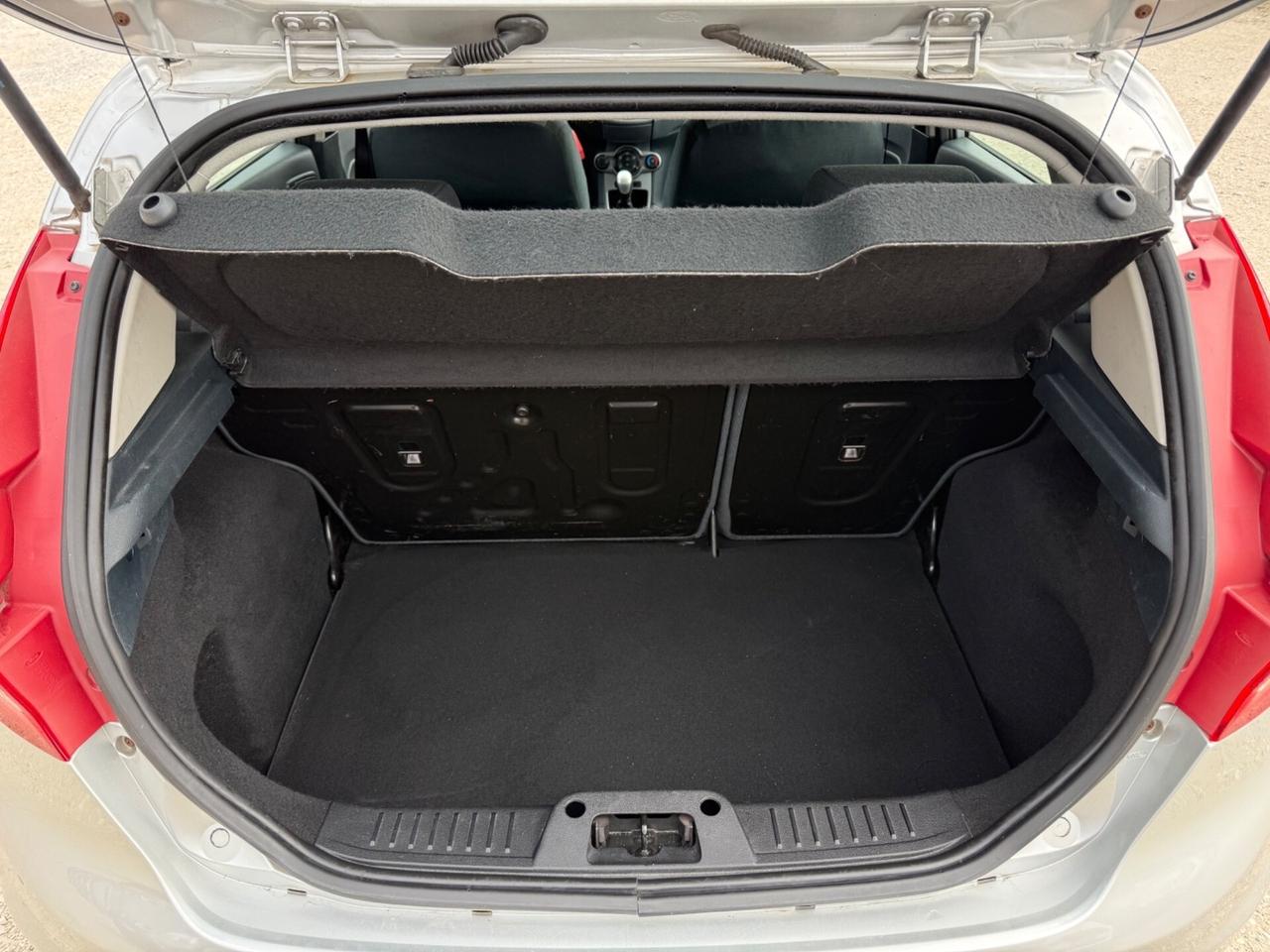 Ford Fiesta 1.4 5 porte Bz.- GPL Titanium