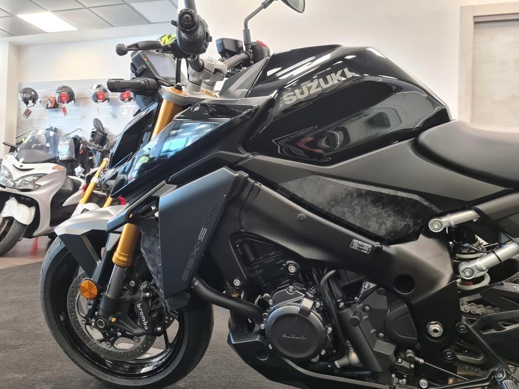 SUZUKI GSX-S 1000