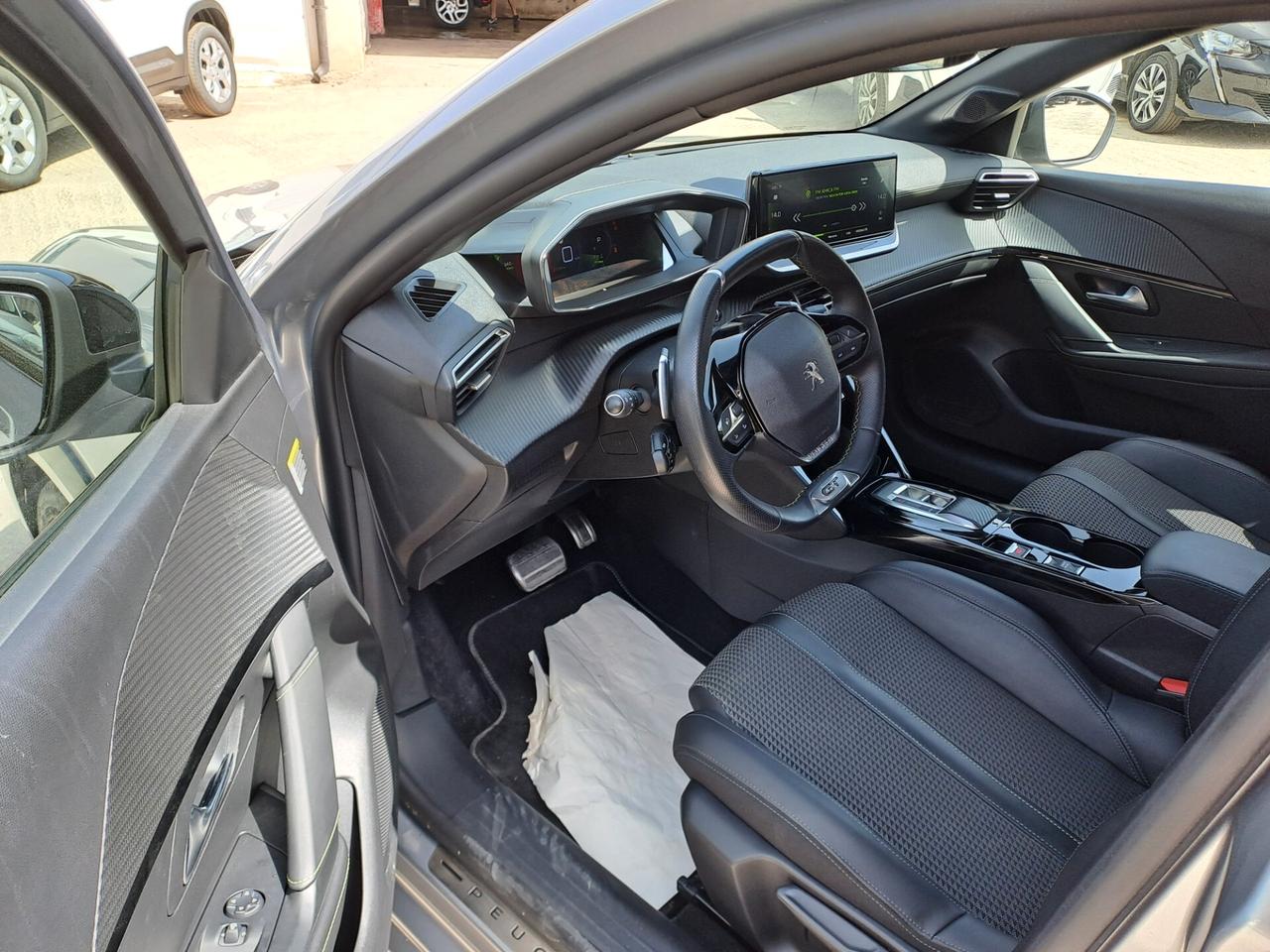 Peugeot 208 PureTech 130 Stop&Start EAT8 5 porte GT