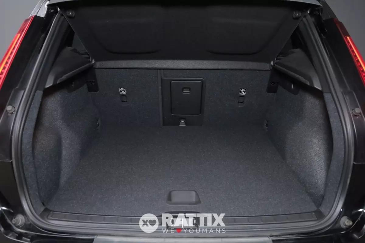 Volvo XC40 motore elettrico 175kW Recharge Pure Plus Auto