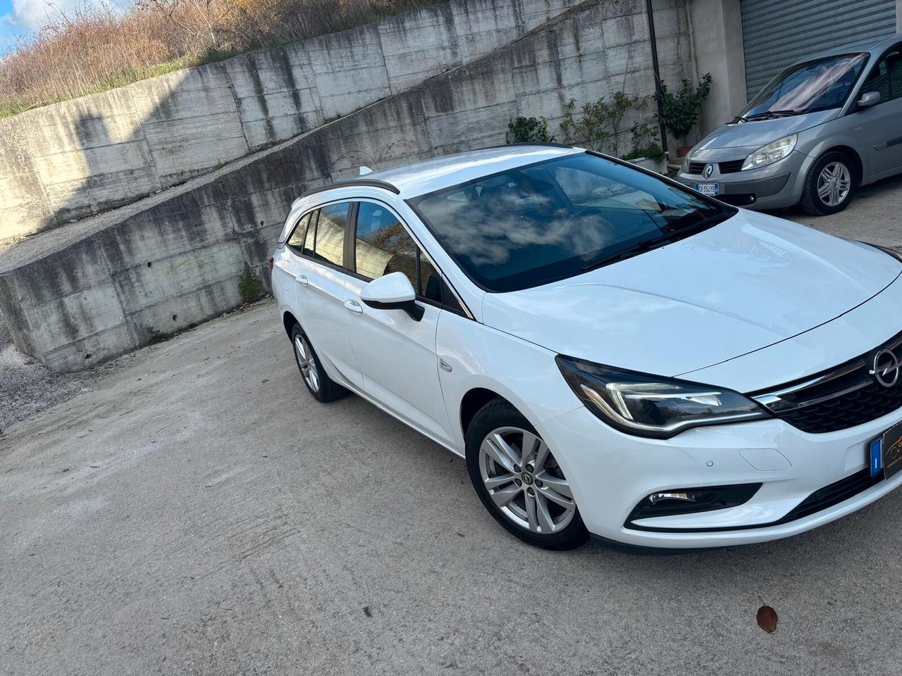 Opel Astra 1.6 CDTi 110CV Start&Stop Sports Tourer Business