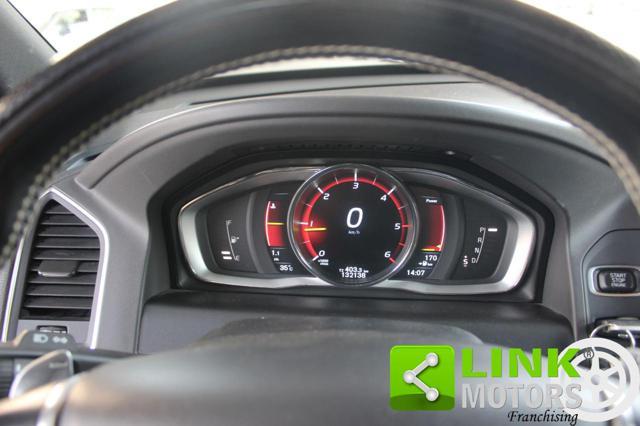 VOLVO XC60 2.0 D4 R-DESIGN MOMENTUM GT-8