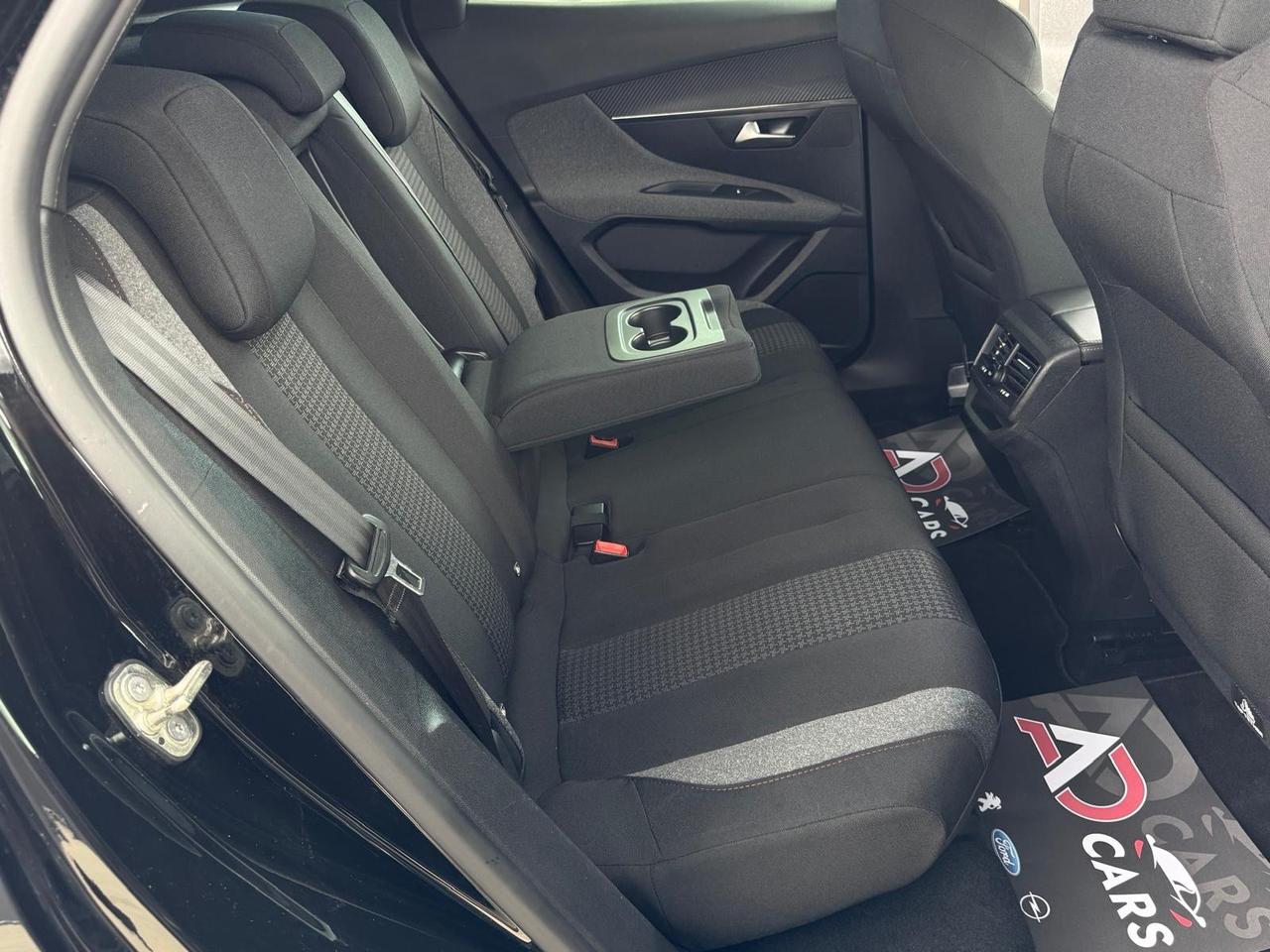 Peugeot 3008 BlueHDi 130 S&S Business