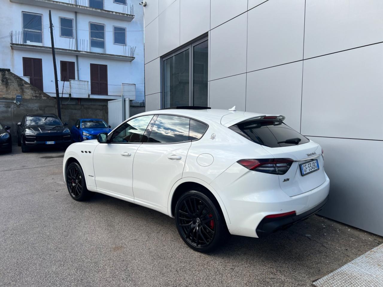 Maserati Levante V6 430CV SQ4 - possibilità leasing e noleggio no scoring