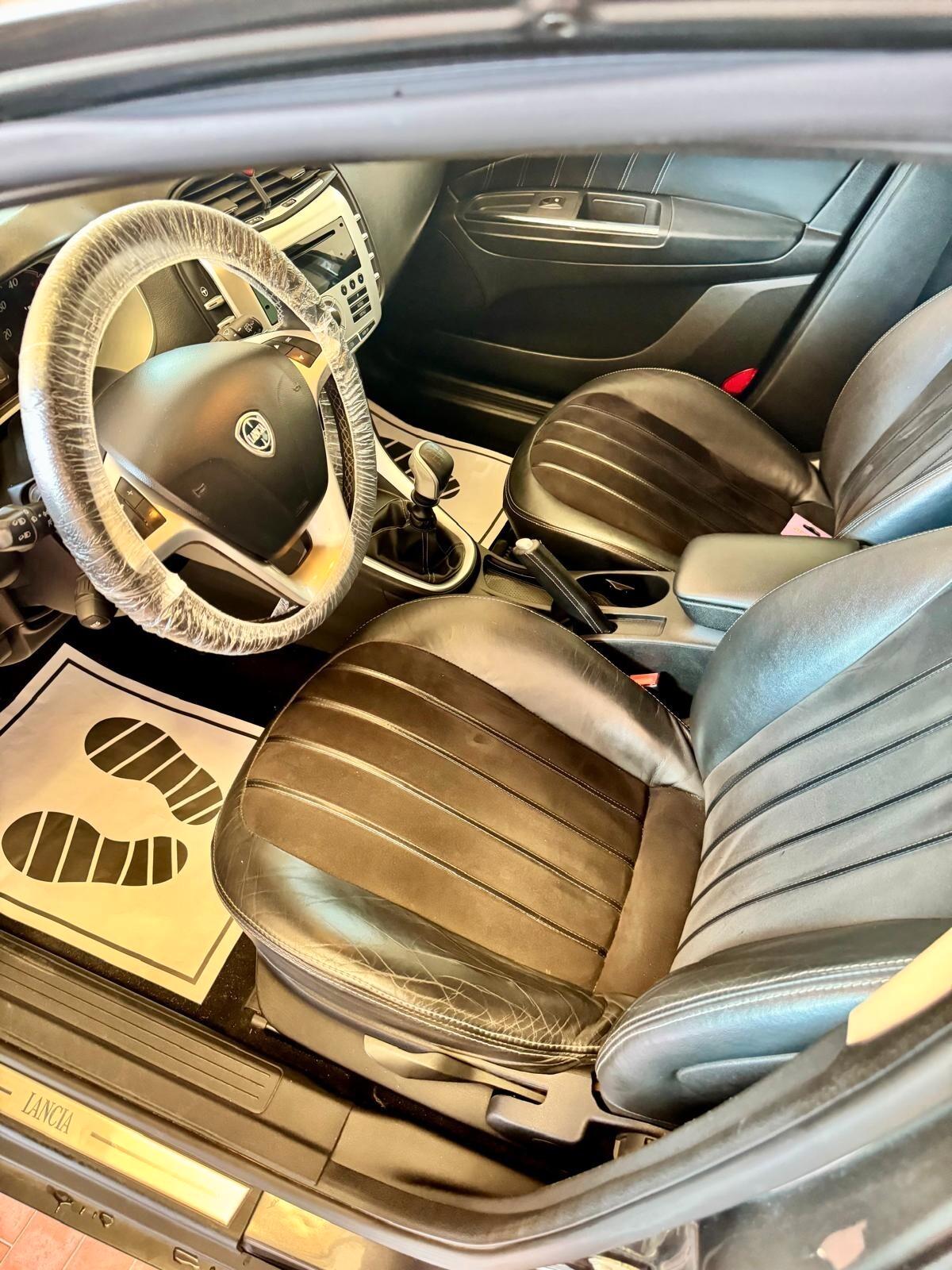 Lancia Delta 1.6 MJT DPF Platino