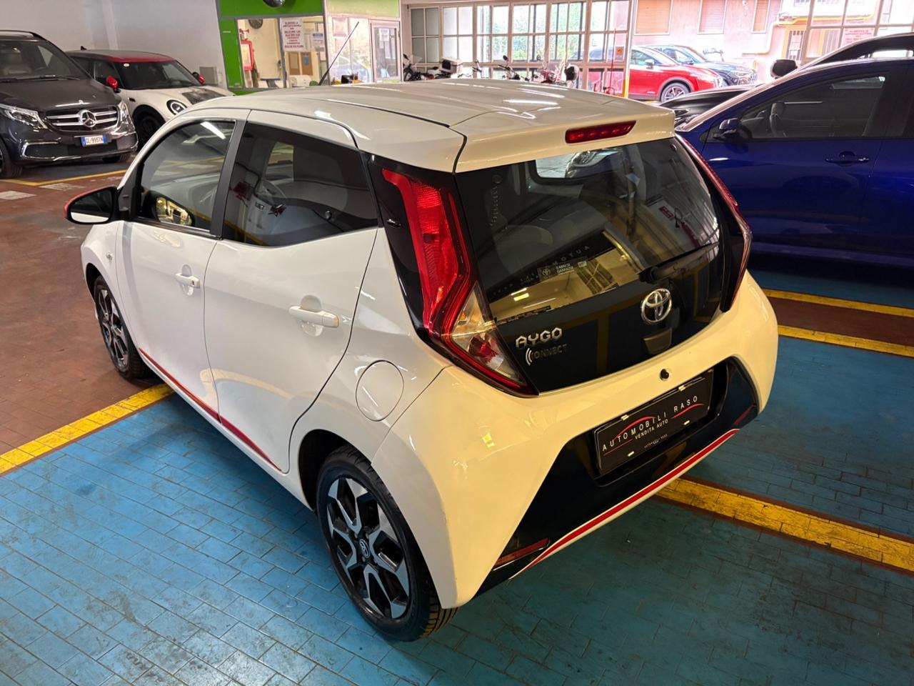 Toyota Aygo Connect 1.0 VVT-i 72 CV 5 porte x-clusiv MMT