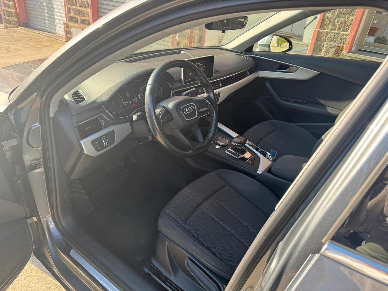 Audi A4 Avant 2.0 TDI 150 CV ultra Business Sport