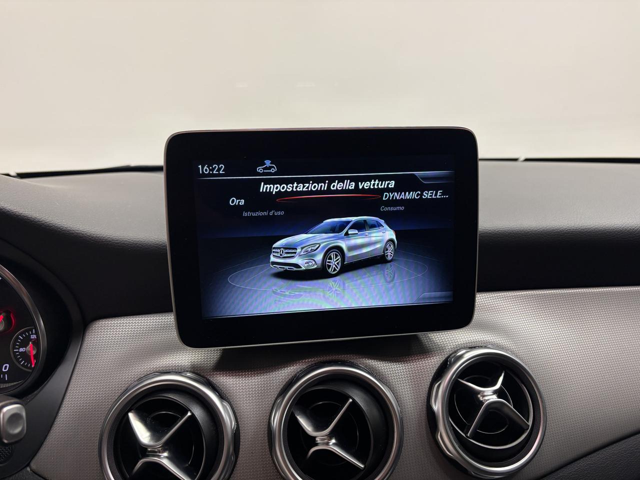 Mercedes-Benz GLA 200 D 4MATIC AUTO SPORT