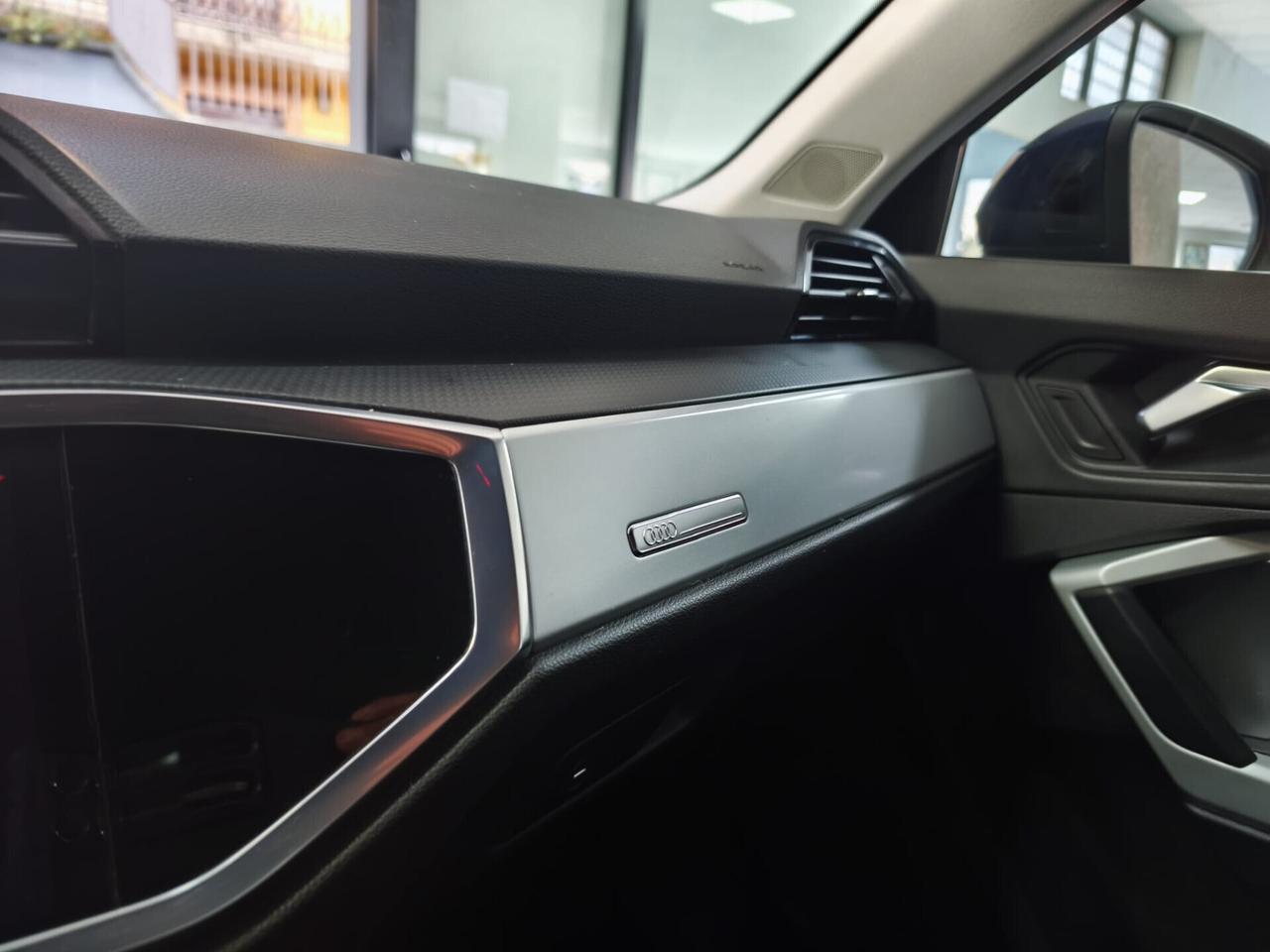 Audi Q3 35 TDI S tronic Business Advanced 64000km!!!