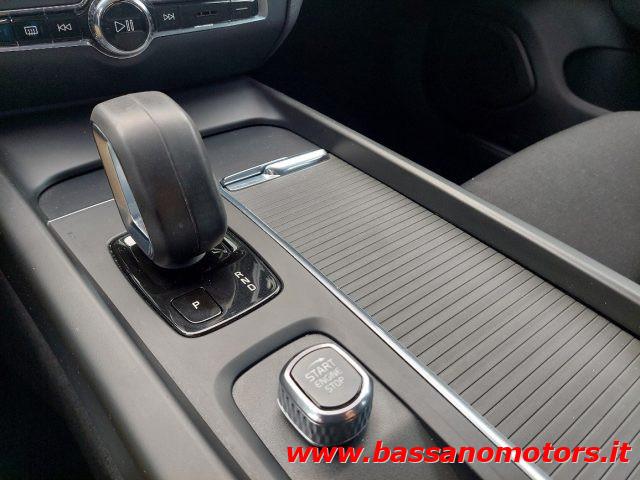 VOLVO V60 B4 (d) Geartronic Momentum Business