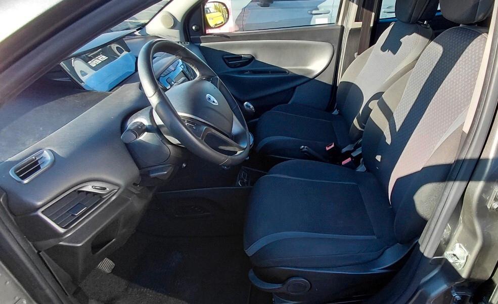 Lancia Ypsilon 1.3 MJT 16V 95 CV 5 porte S&S Silver