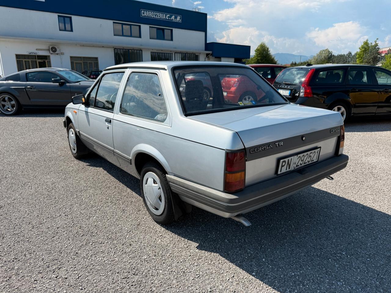 Opel Corsa 1.2 2 Porte TR