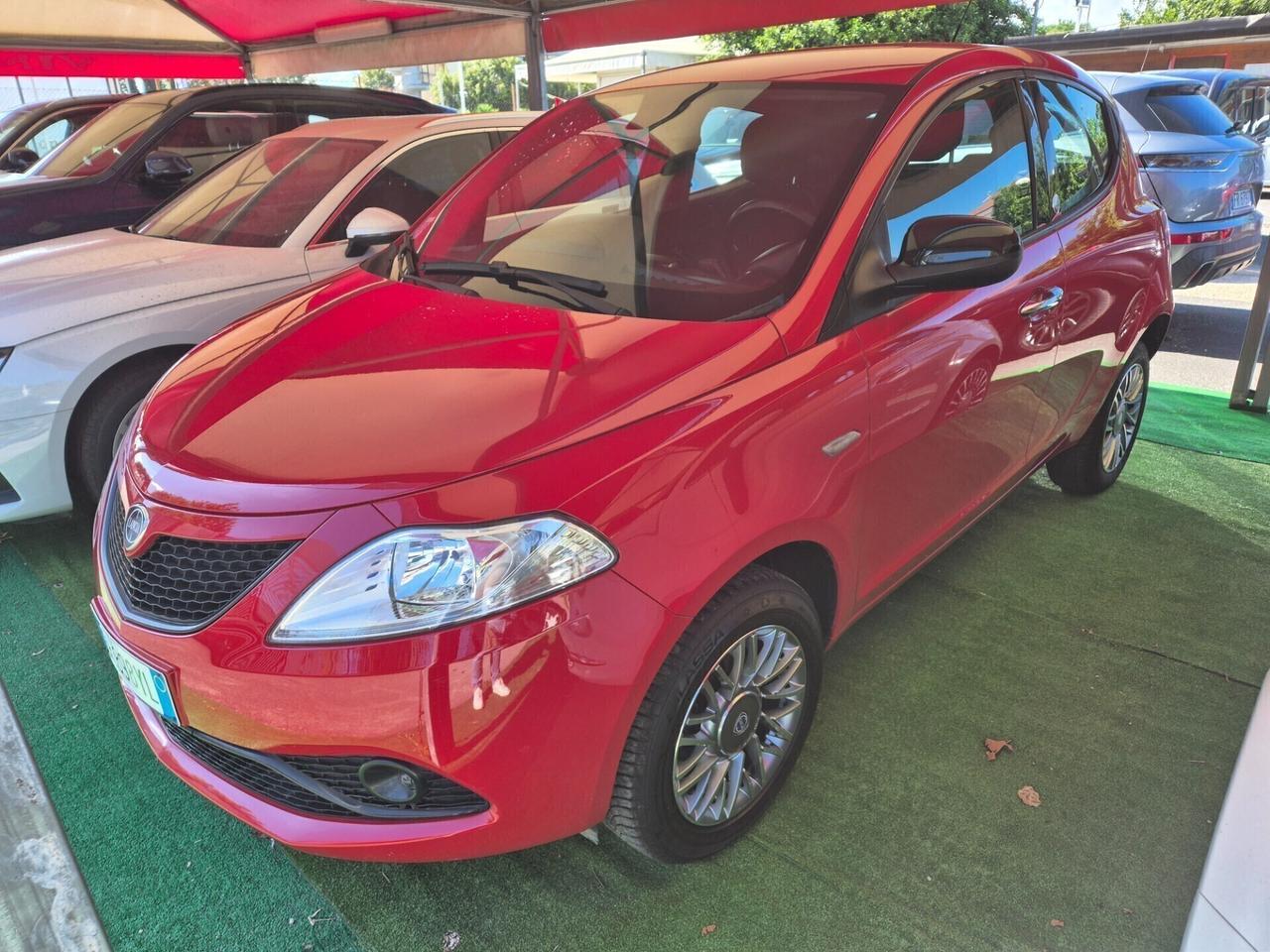 Lancia Ypsilon 0.9 TwinAir 85 CV 5 porte Metano Ec