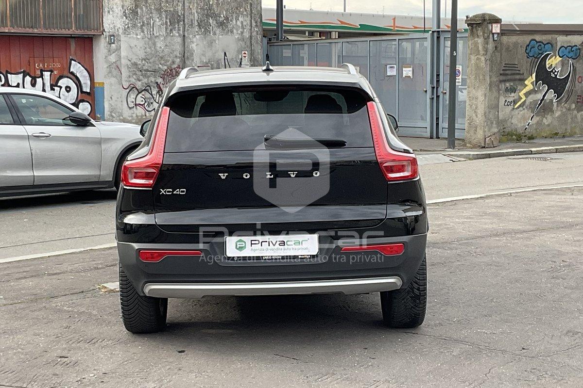 VOLVO XC40 T3 Geartronic Momentum Pro