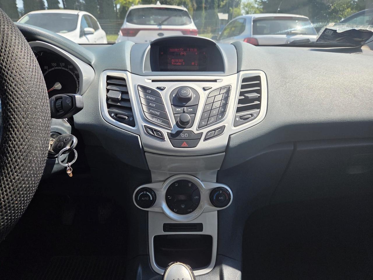 Ford Fiesta 1.4 5 porte Bz.- GPL Titanium