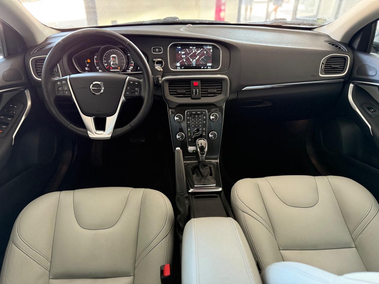 Volvo V40 D2 Geartronic R-design Kinetic