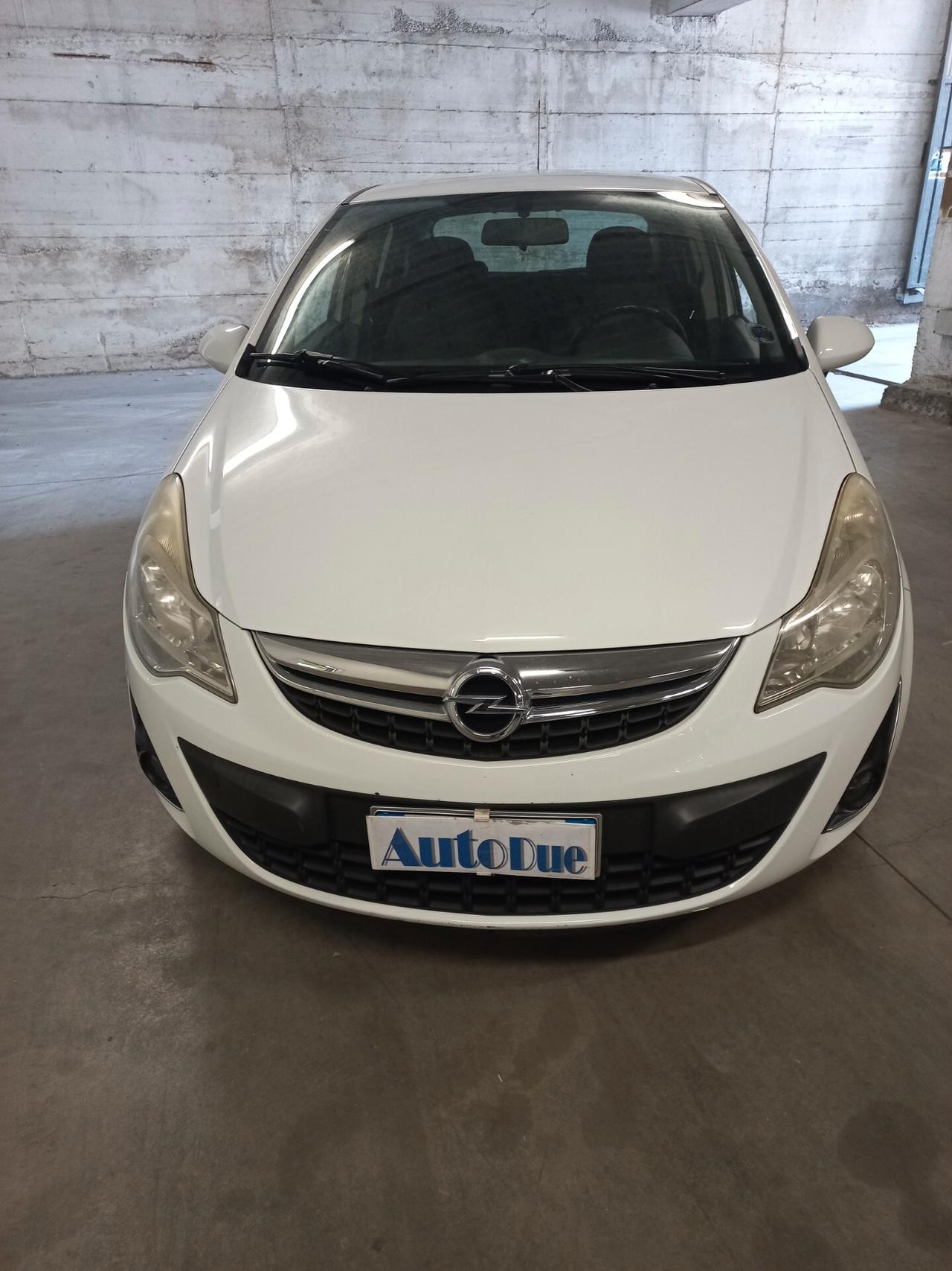 Opel Corsa 1.4 16V 5 porte Cosmo