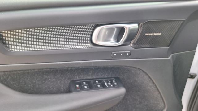 VOLVO XC40 D3 AWD Geartronic R-design N1 N°GA715