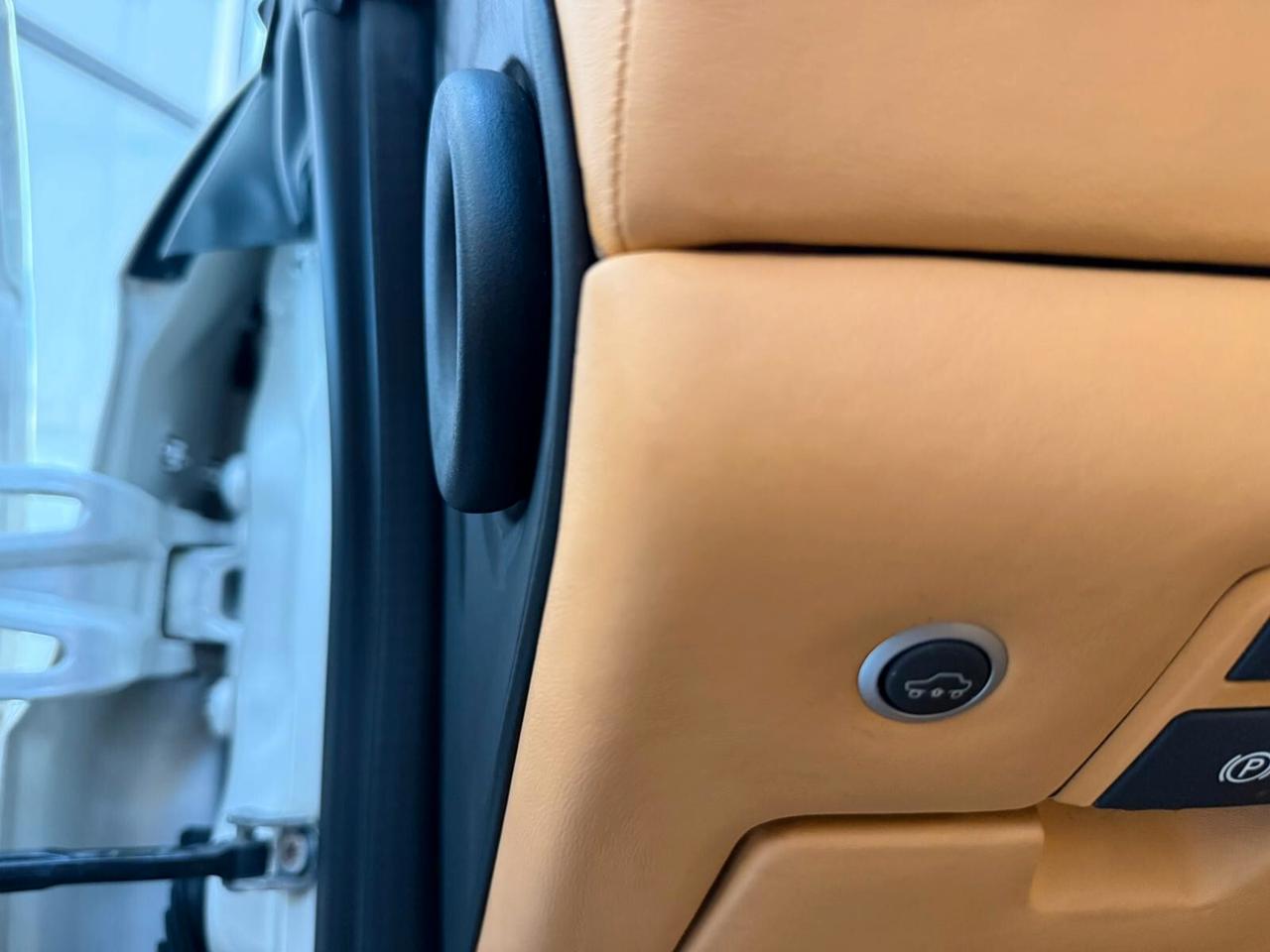 Ferrari FF 2012 Tailor Made – Full Optional – Bianco Perla – Tagliandi Ferrari